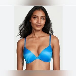 Victoria's Secret "So Obsessed" NWOT 36B wireless blue push up bra.